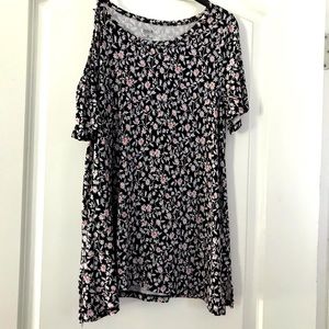 Cut out shoulder top Clearance 2 for $5